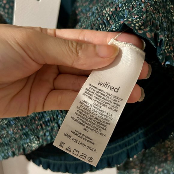 BNWT Aritzia Wistful (Genoa) Blouse in Small - Picture 5 of 7